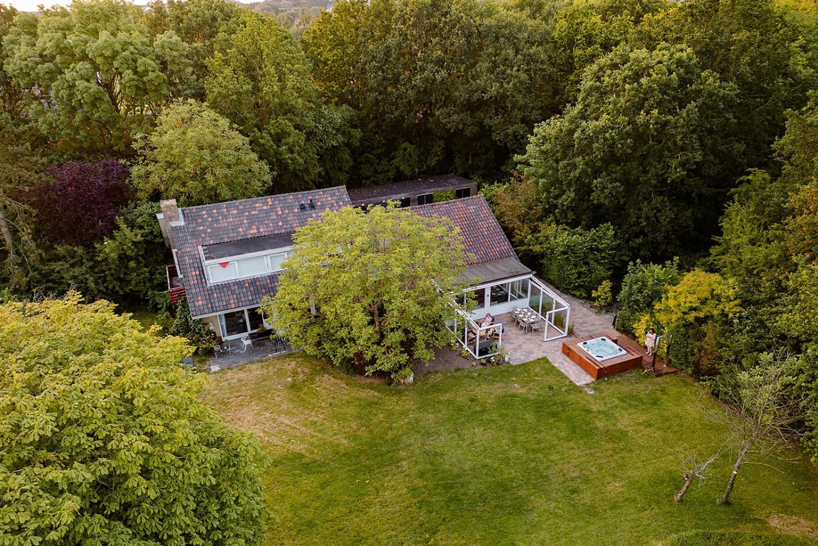 Bungalow met jacuzzi en grote tuin Domburg Buitenkant foto