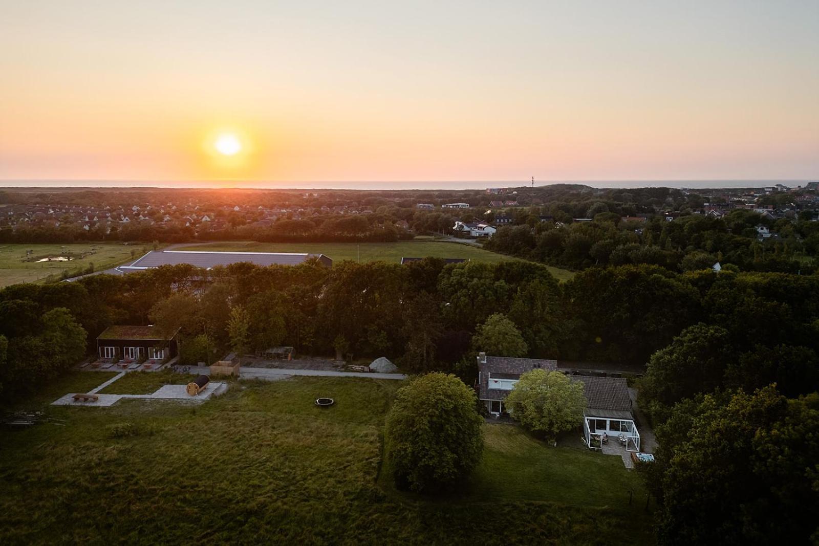 Bungalow met jacuzzi en grote tuin Domburg Buitenkant foto